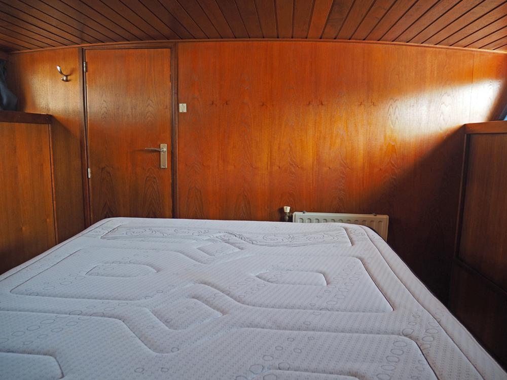 Aft cabin, Accommodation